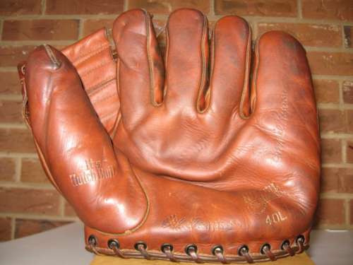 Connie Ryan Hutch 40L Front